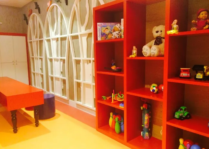 Complex Mary Palace &