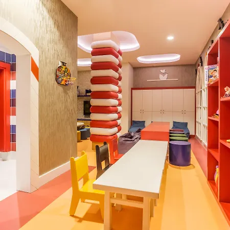 Resort Mary Palace &